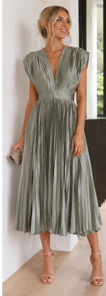 Marni Timeless Pleated Midi Dress