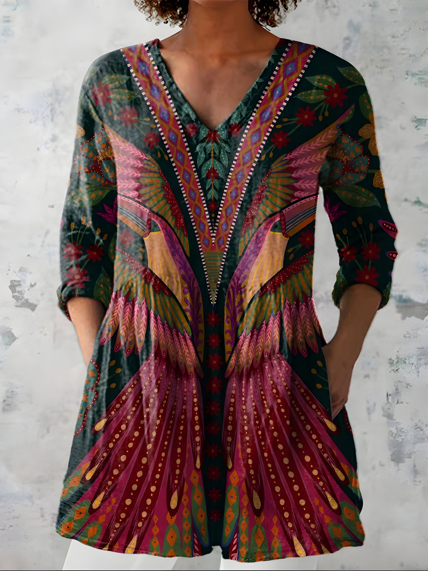 Jayla printed long blouse with long sleeves and V-neck