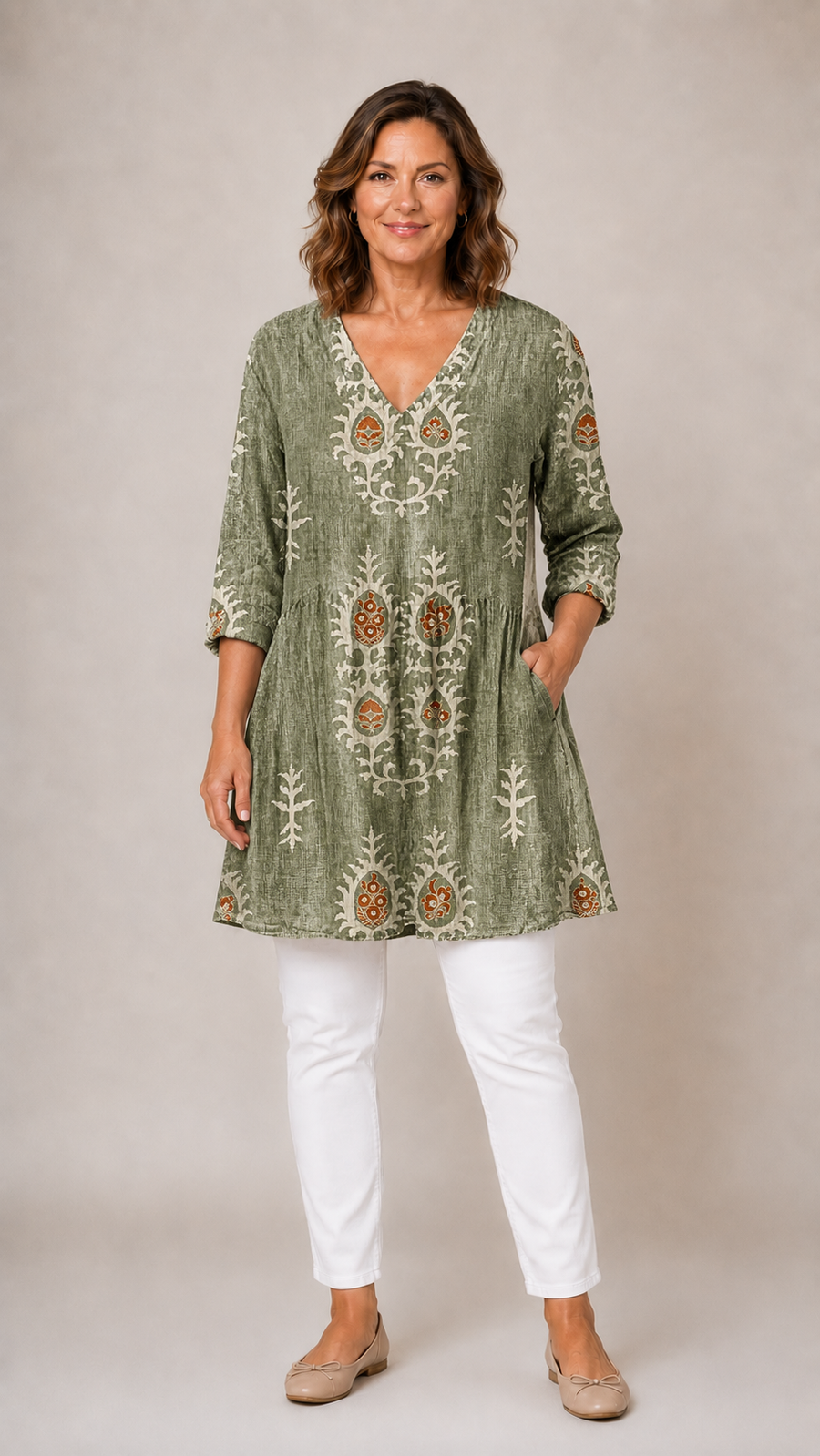 Everly long blouse with V-neck, floral print