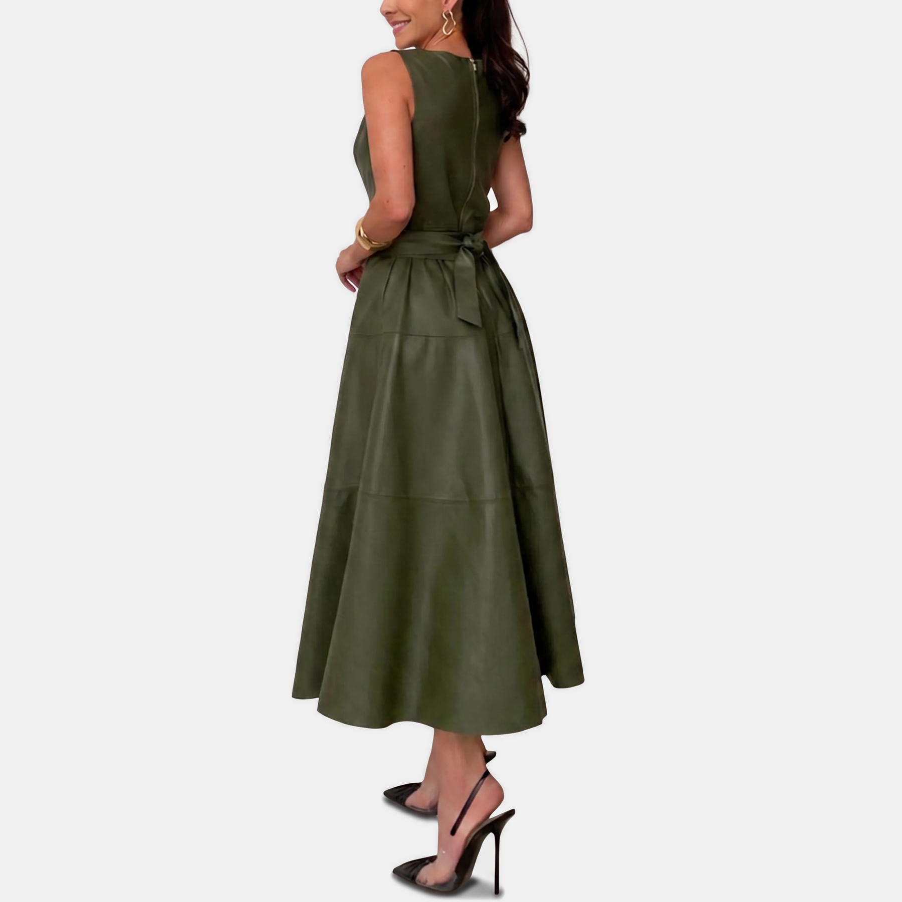 Side patch pocket detail on the skirt
