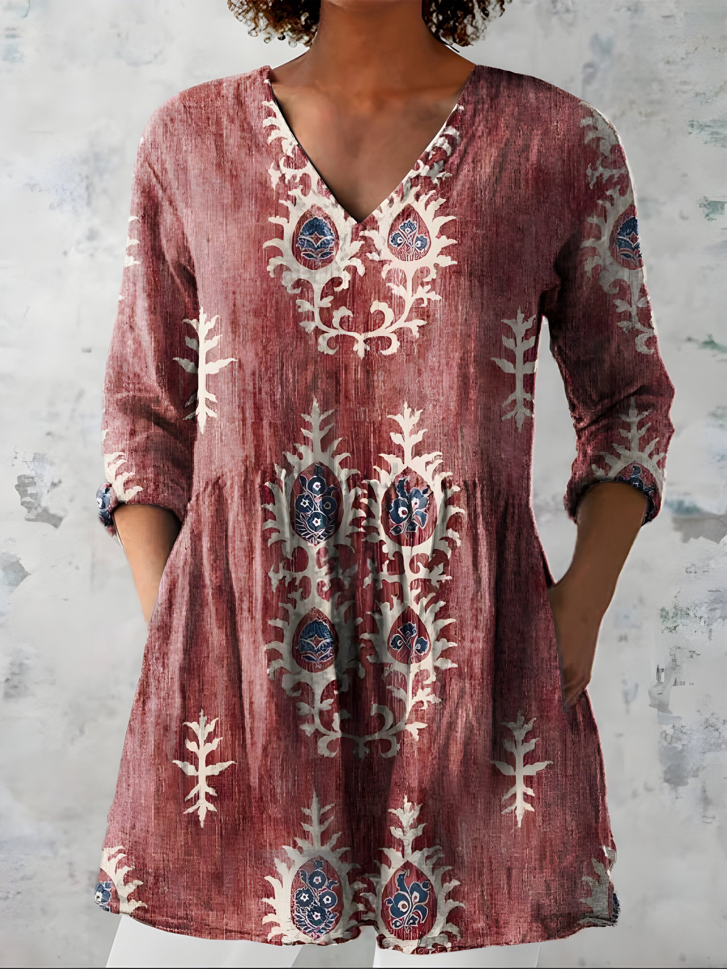 Everly long blouse with long sleeves and V-neckline