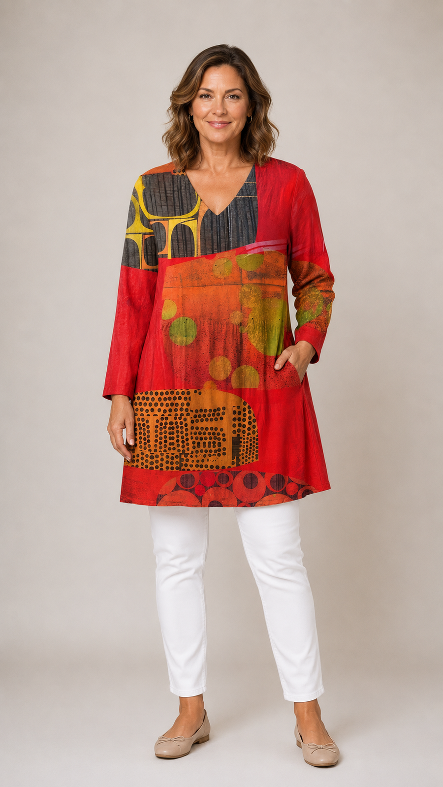 Maria long blouse with V-neck in red print