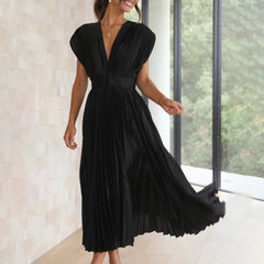 Pleated dress in black