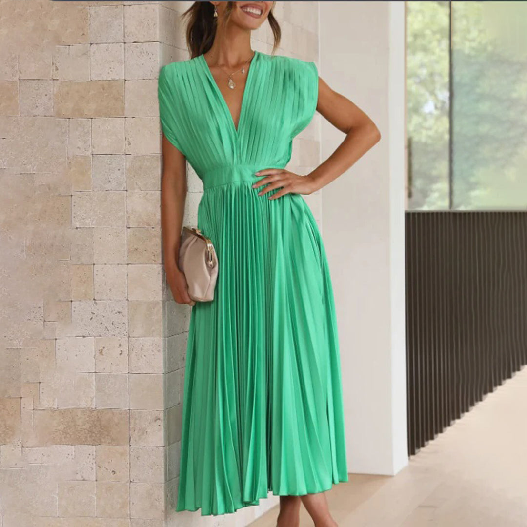 Pleated dress in green