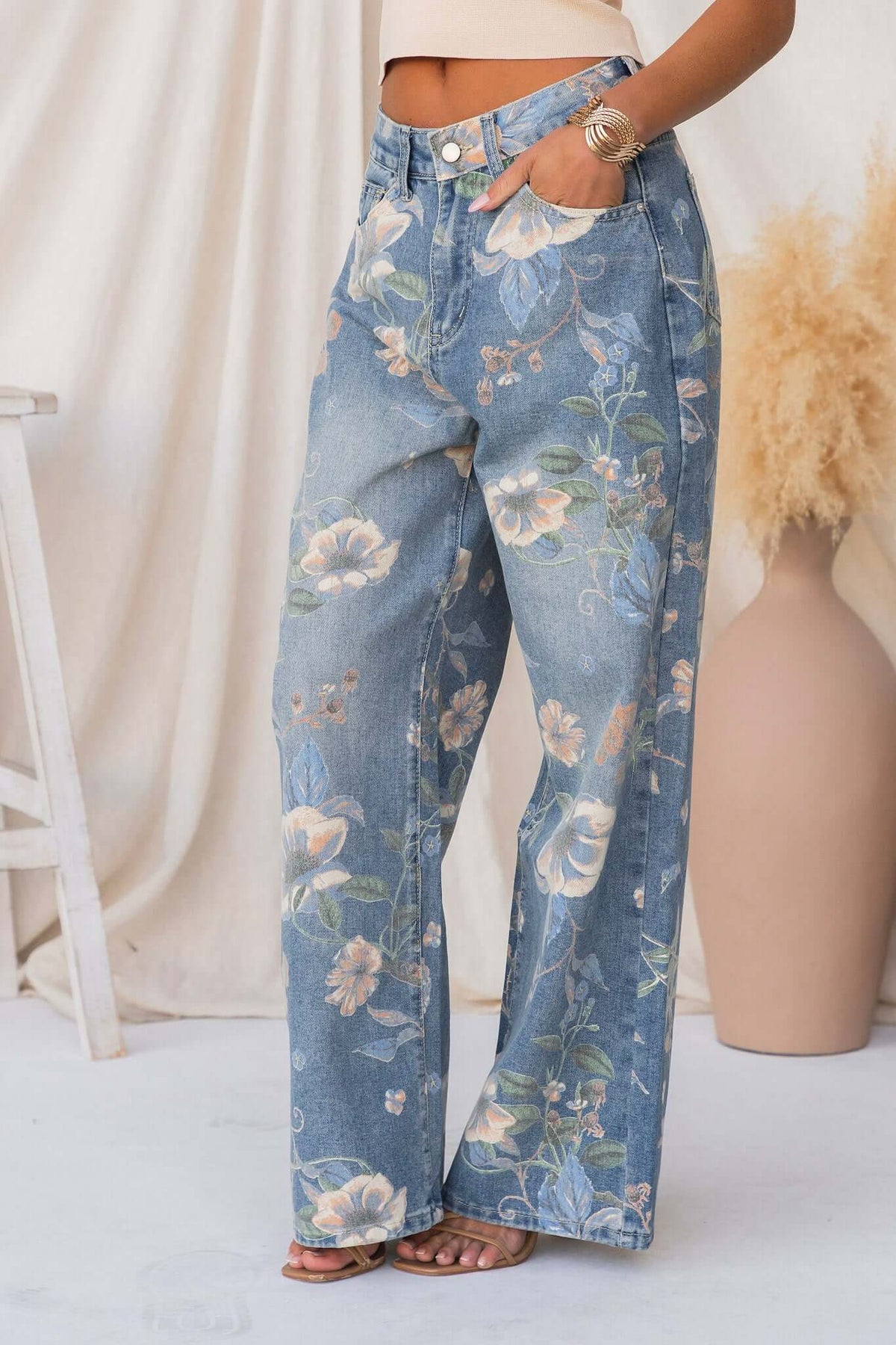 Juno relaxed fit denim jeans, detail