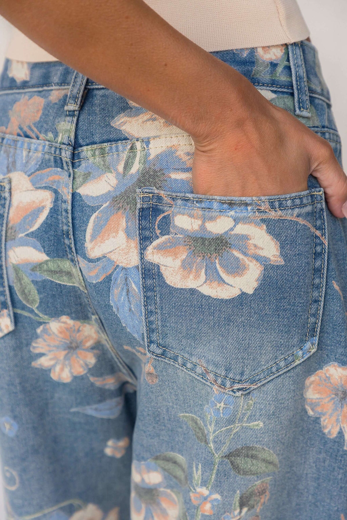 Juno relaxed fit denim jeans, detail