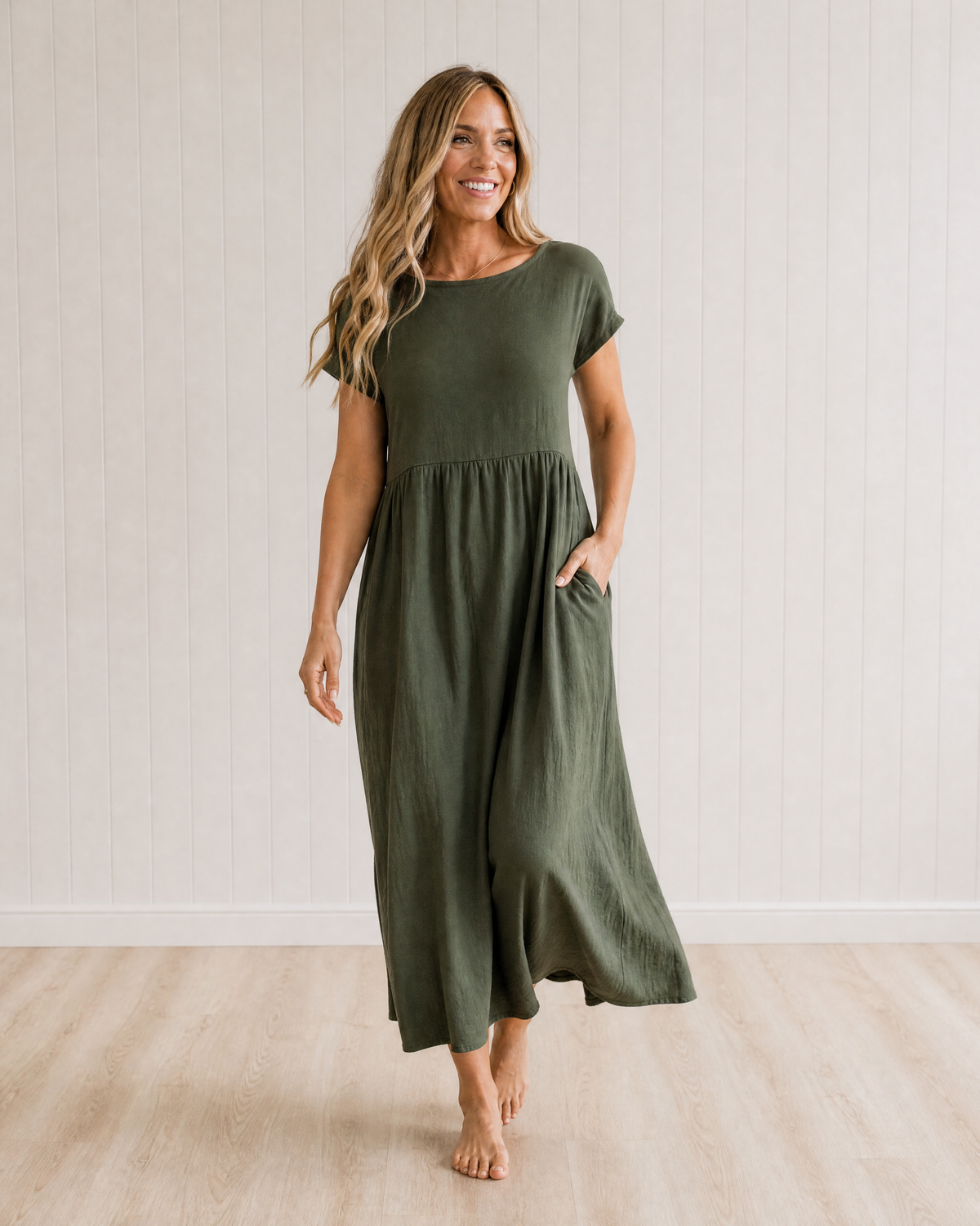 Cressida Flowing Midi Dress with Timeless Elegance