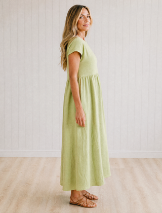 Cressida Flowing Midi Dress with Timeless Elegance