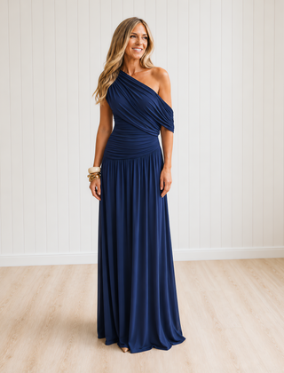 MF_roxanne-navyblue_blond_studio_voor_4x5_v9