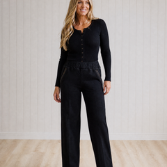Wilma Straight Leg Jeans with Side Pockets and Elastic Waist