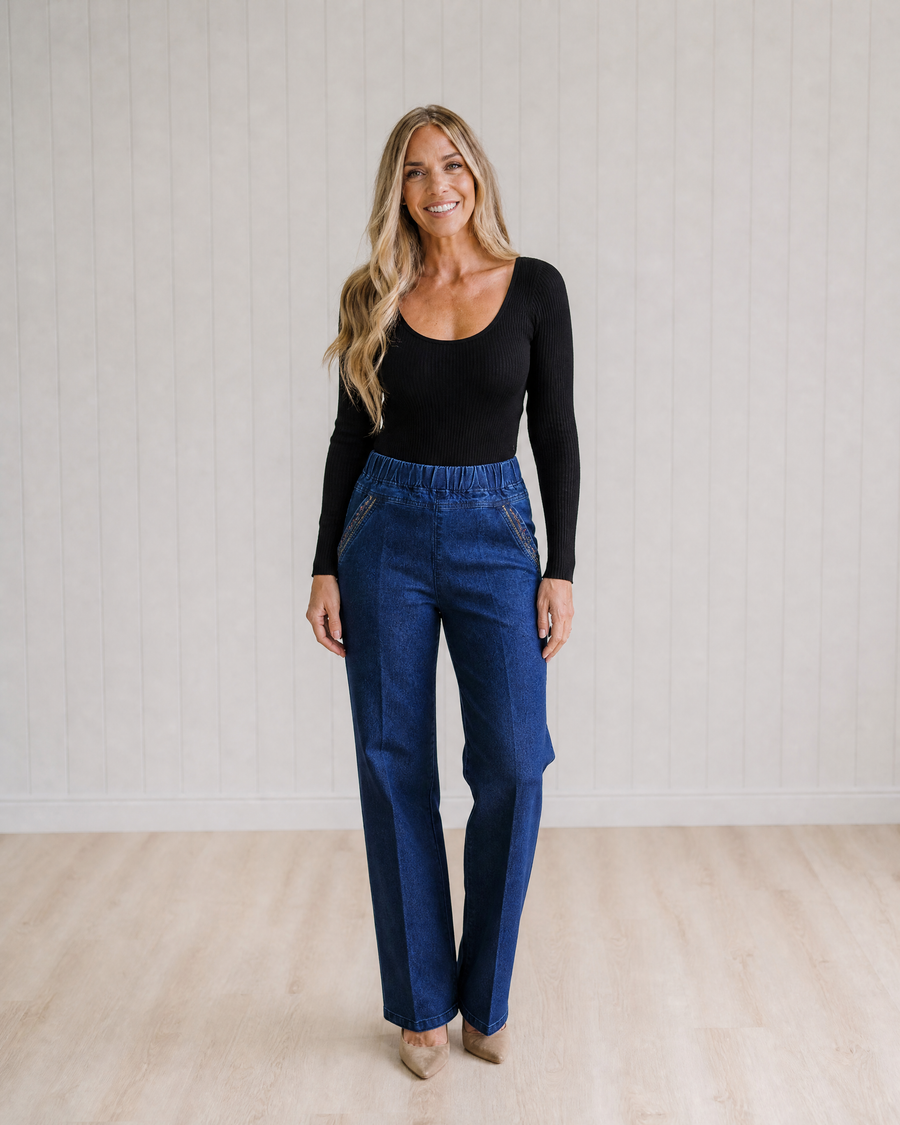 Wilma Straight Leg Jeans with Side Pockets and Elastic Waist