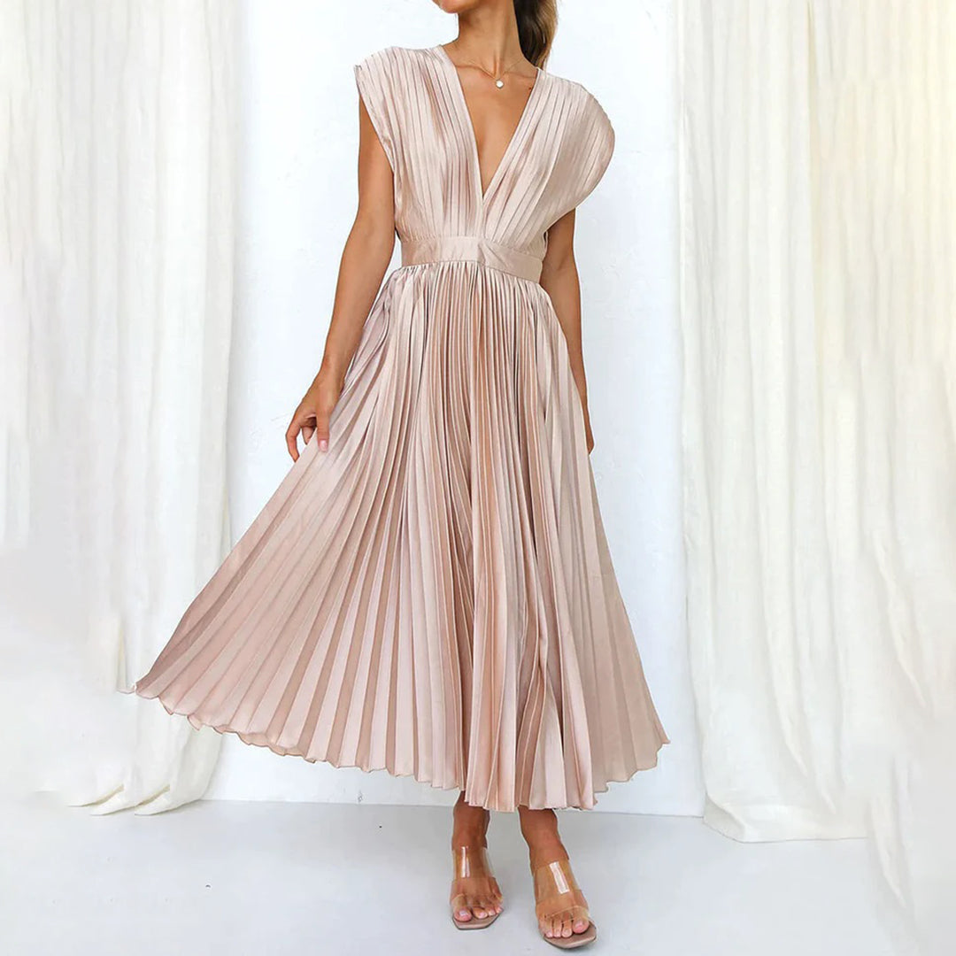 Pleated V neck dress in pink