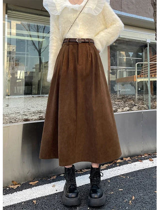 Close view of the belted waist