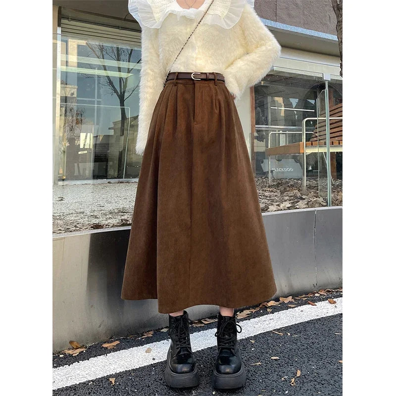 Close view of the belted waist