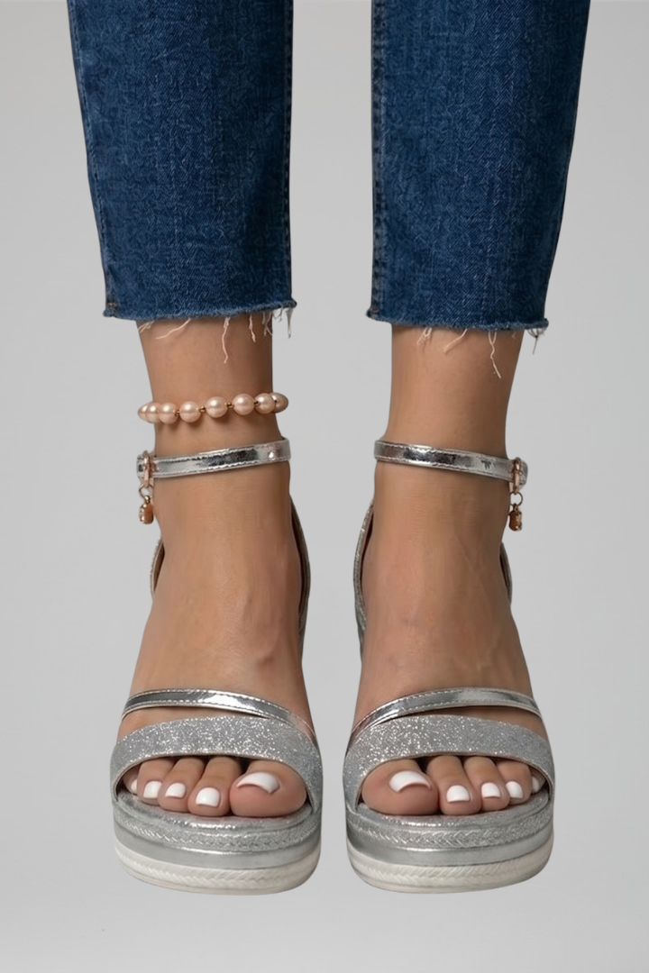 Delphine cushioned sandals in silver