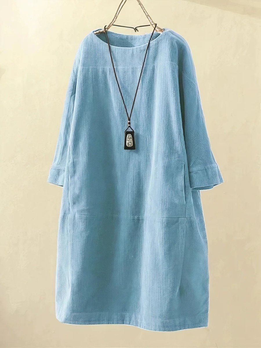 Back view of the corduroy midi dress