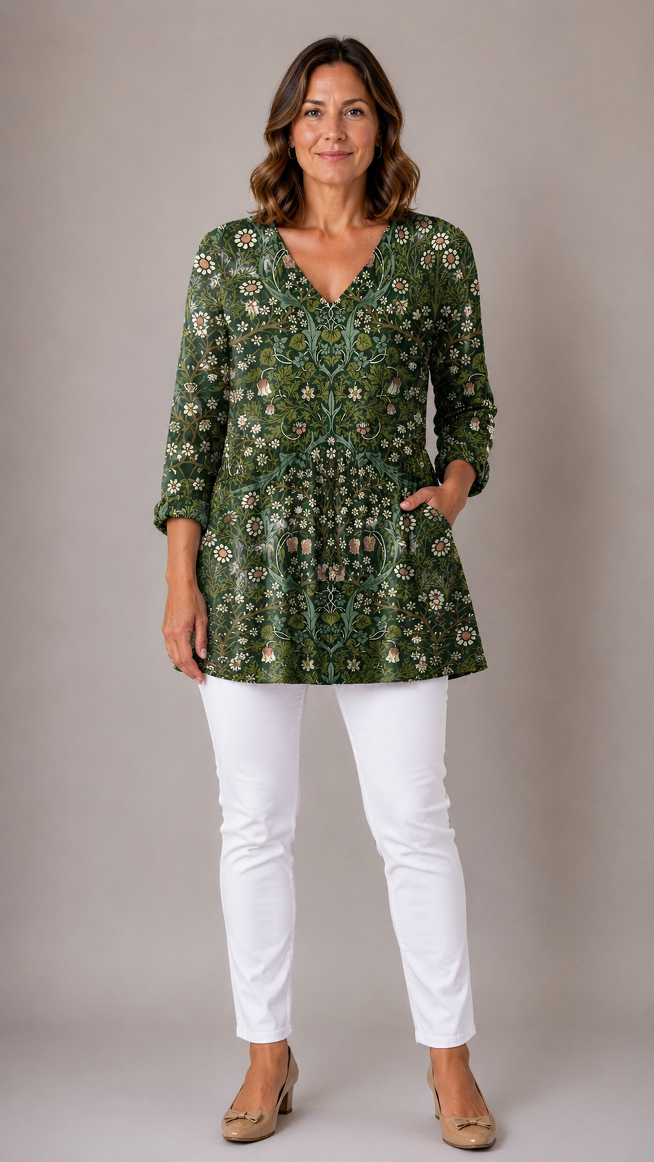Cecelia long blouse with V-neck in green, front view