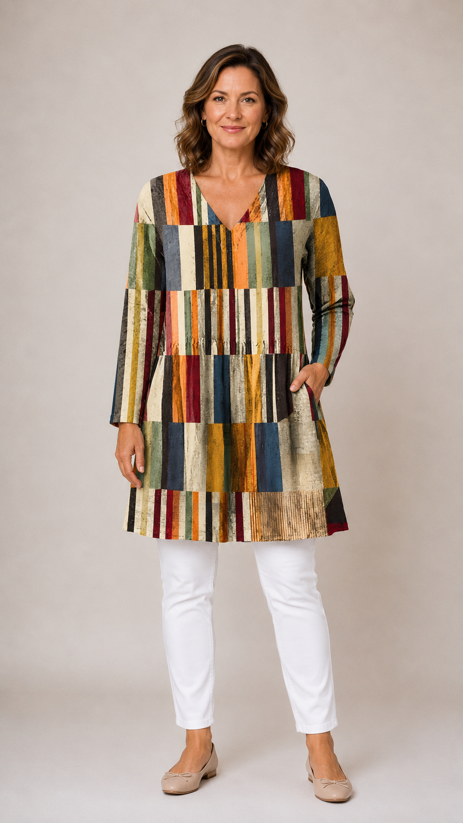 Lydia long blouse with V-neck in a bold multicolour print